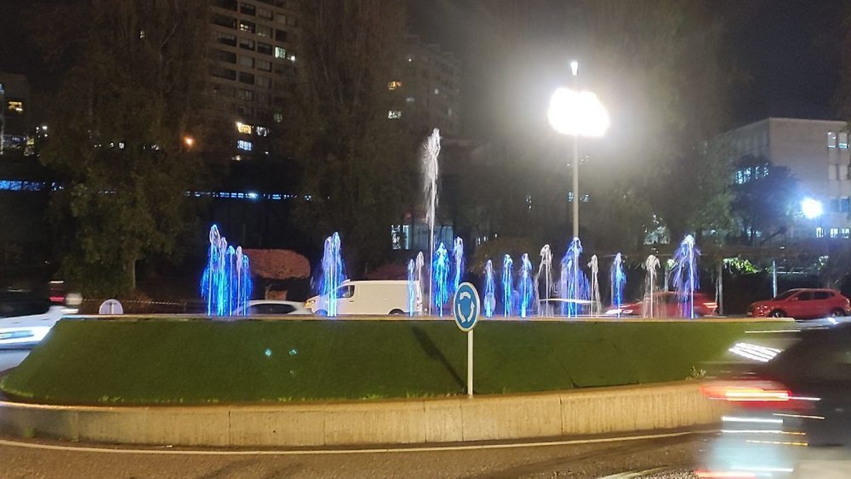 Vigo marks international mastocytosis day with illuminated fountains