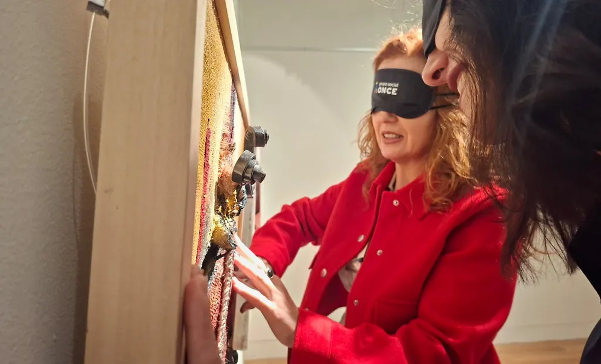 immersive exhibition 'arte para sentir' opens in albacete to make contemporary art accessible to all