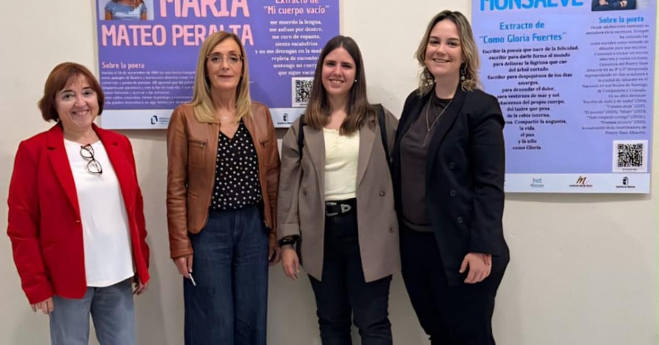 Lola Serrano visits 'Emerging Poets' exhibition highlighting young female poets from Castilla-La Mancha