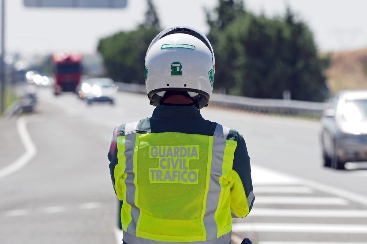 DGT launches campaign to curb distractions while driving