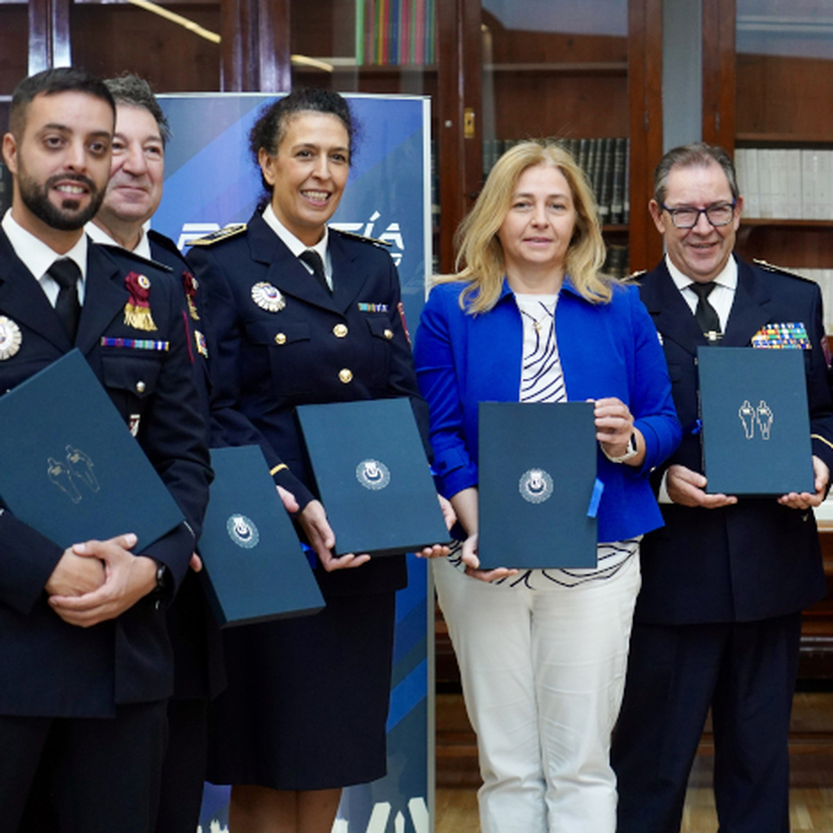 Inma Sanz presents book on the history of Madrid's municipal police