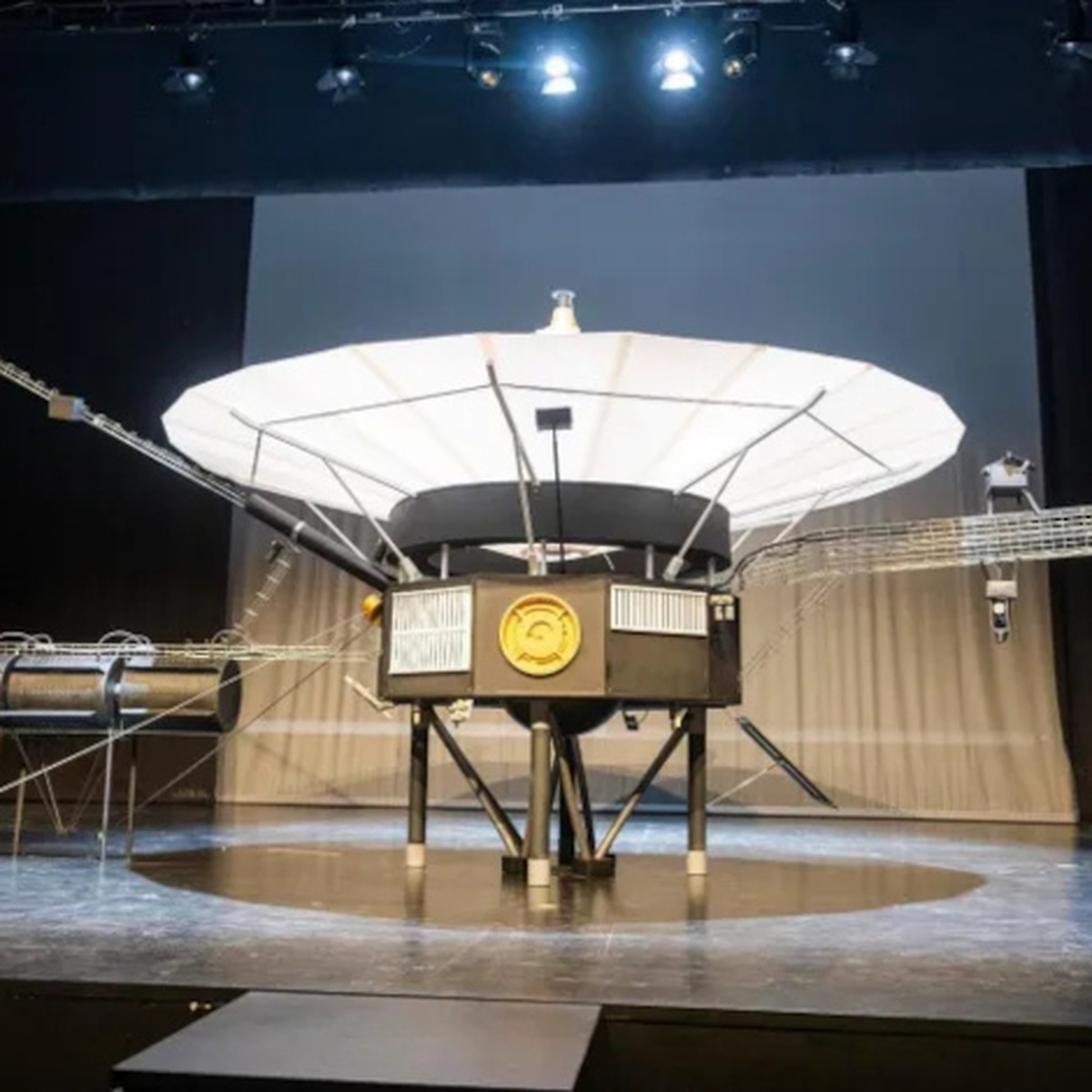 contemporánea Condeduque to showcase full-scale model of Voyager 1 spacecraft