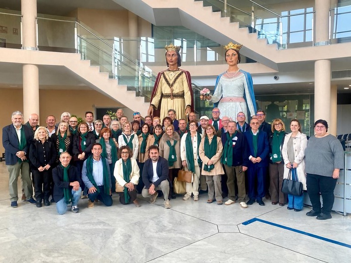 Mayor honours residents celebrating milestone birthdays in Cambrils