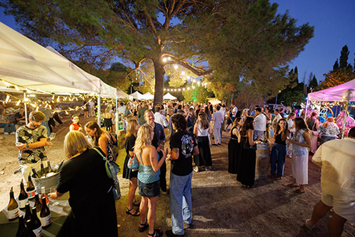 Vinàlia wine festival raises funds for charity in Alcúdia