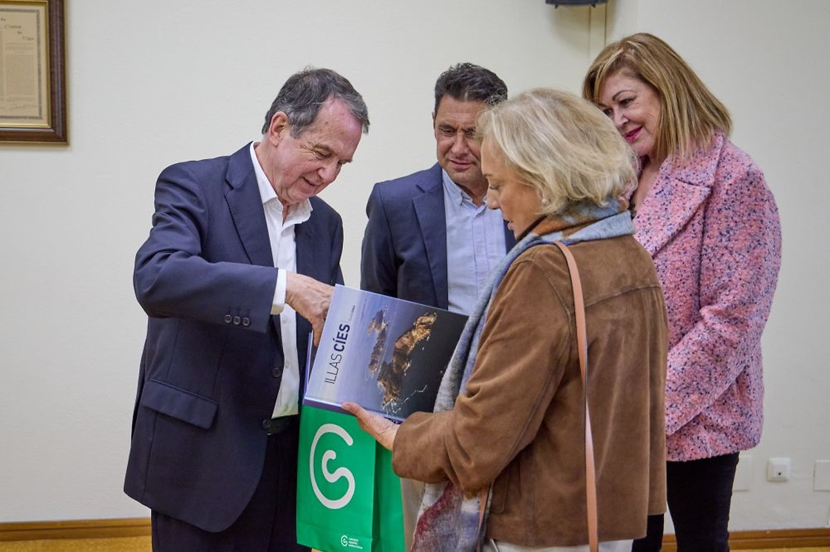 Vigo mayor discusses cancer research initiatives with new AECC president