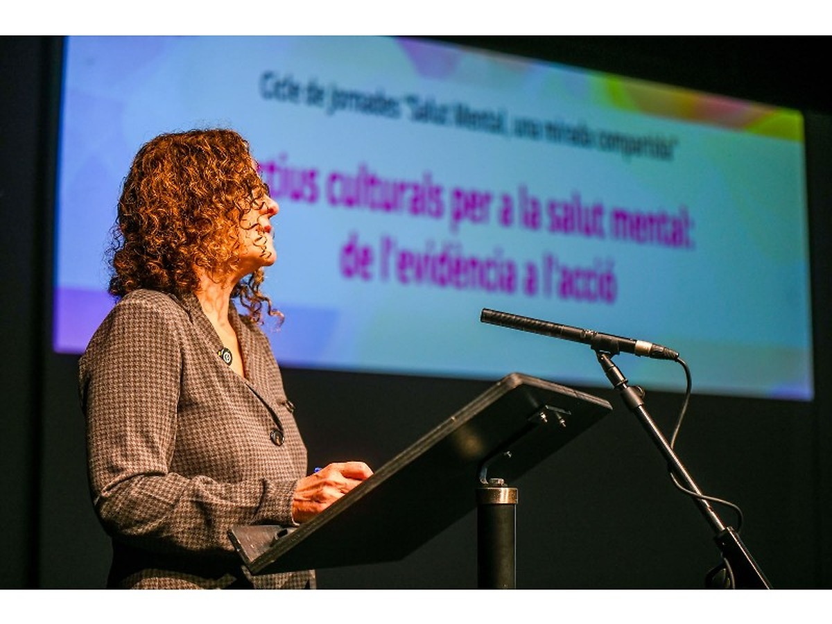 Cultural prescription for mental health advocated by culture minister Hernández