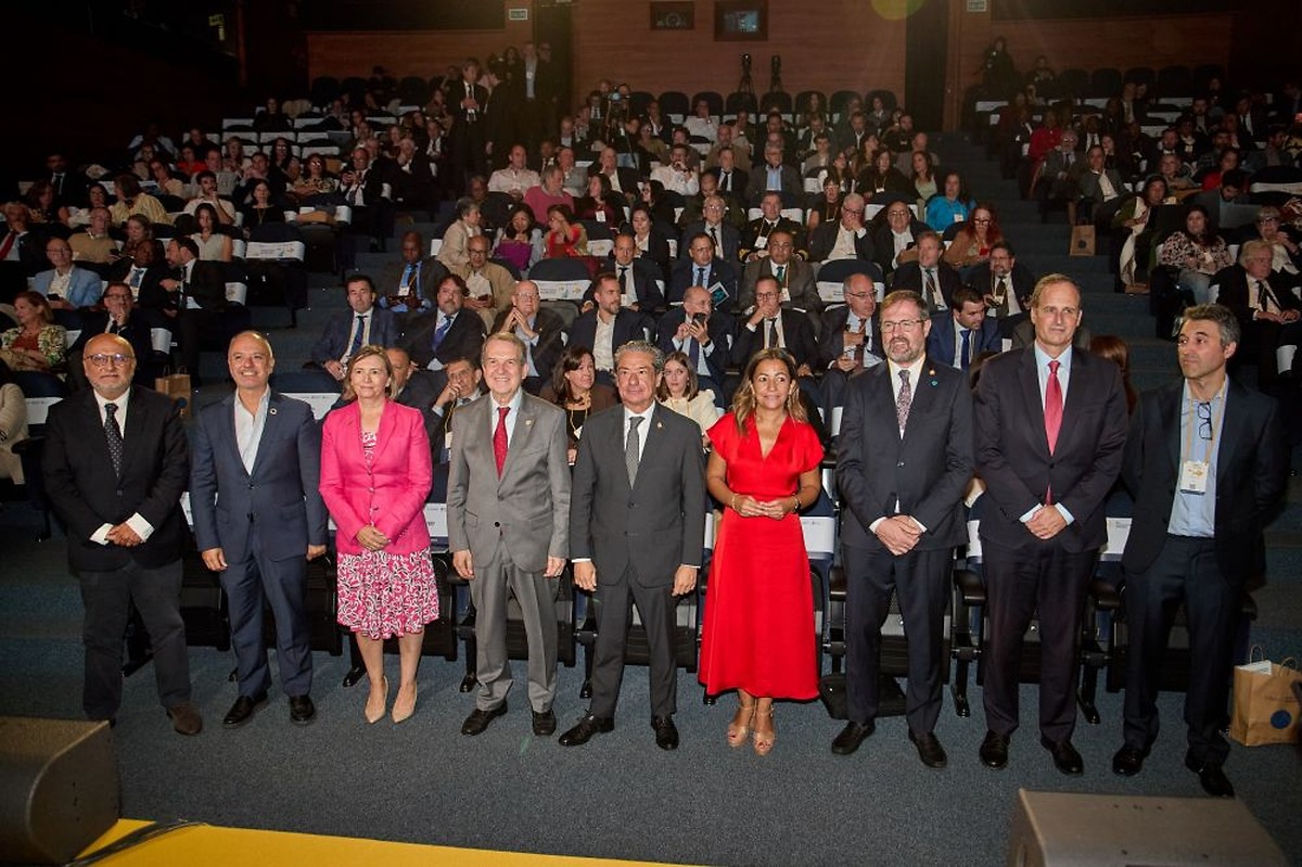 Mayor highlights Vigo's role in promoting international cooperation in the fishing sector