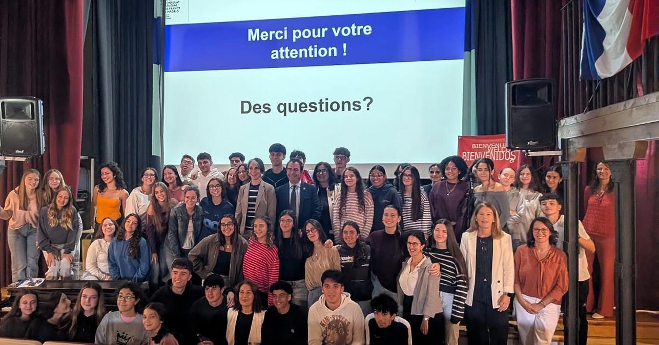 French consul visits IES Sefarad in Toledo to learn about its baccalaureate programme