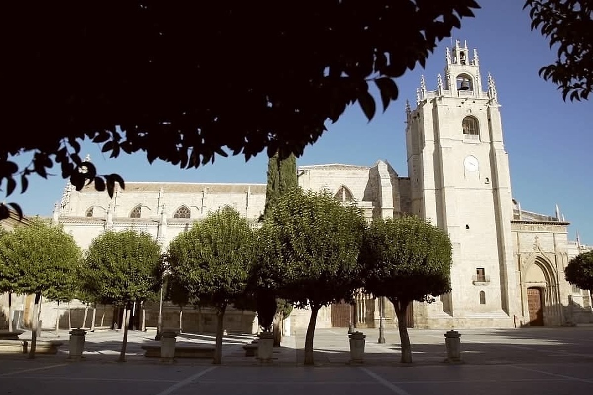 Ramón Torrelledó to perform concert at Palencia Cathedral on October 10, celebrating 40 years as a conductor