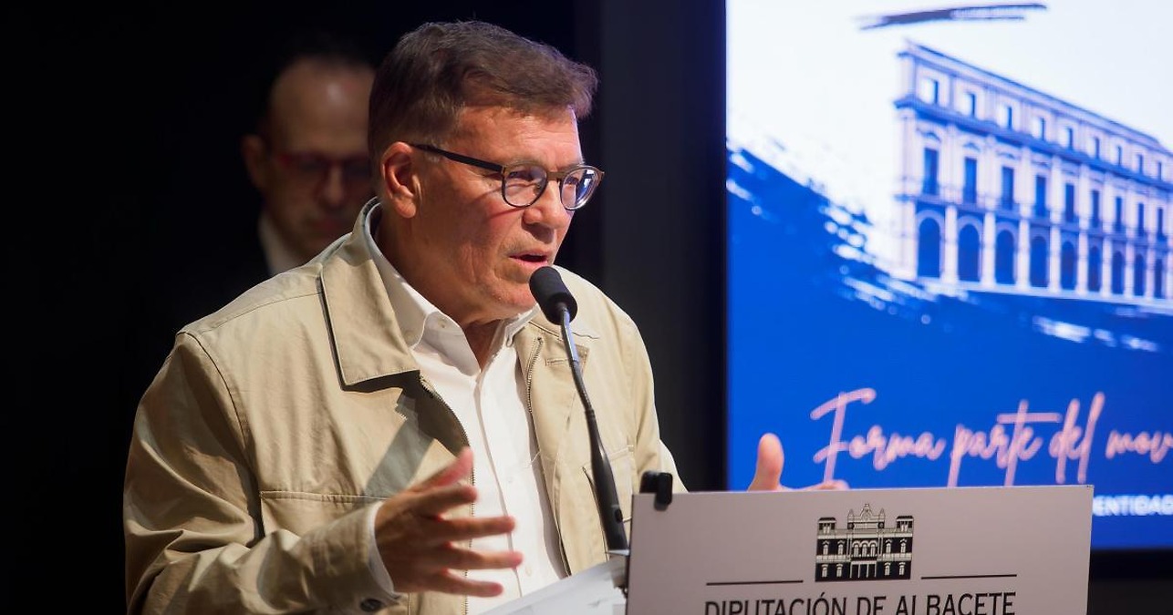 Pérez highlights the role of musical societies at the first national congress of the CESM