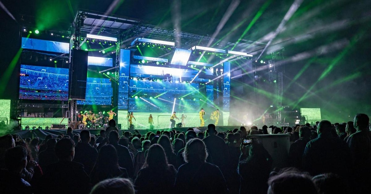 Los Yébenes hosts first concert of '50 years together' programme with nearly 3,000 attendees